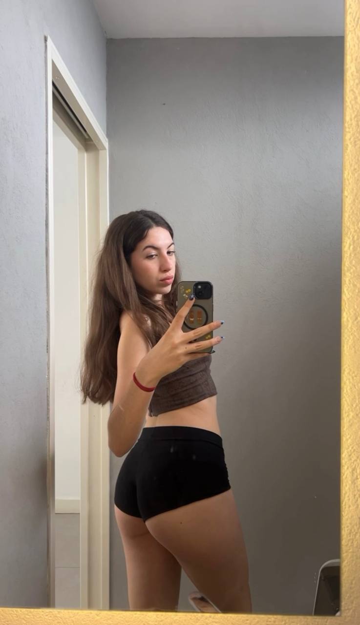 Amber in her underwear in Changsha