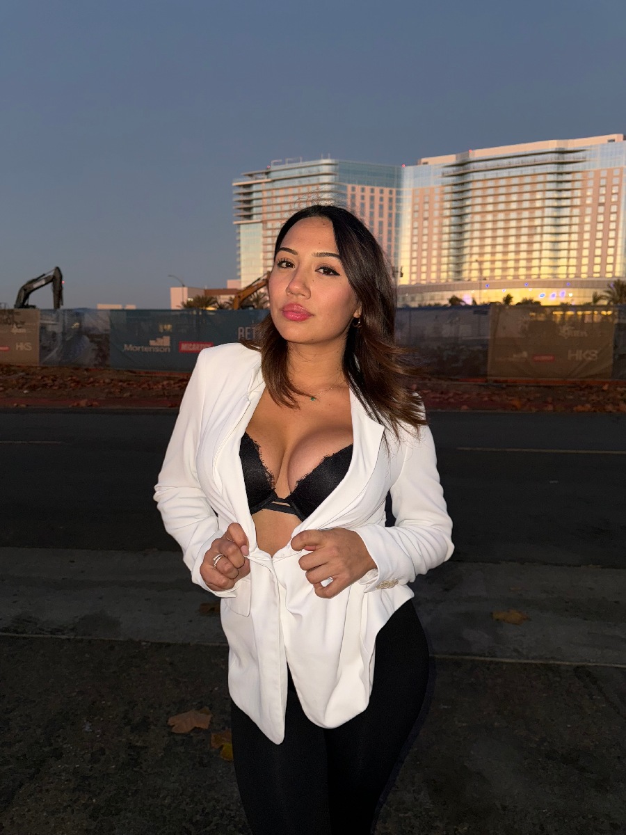 Take a pause and enjoy Ali Cruz — streaming from Changsha