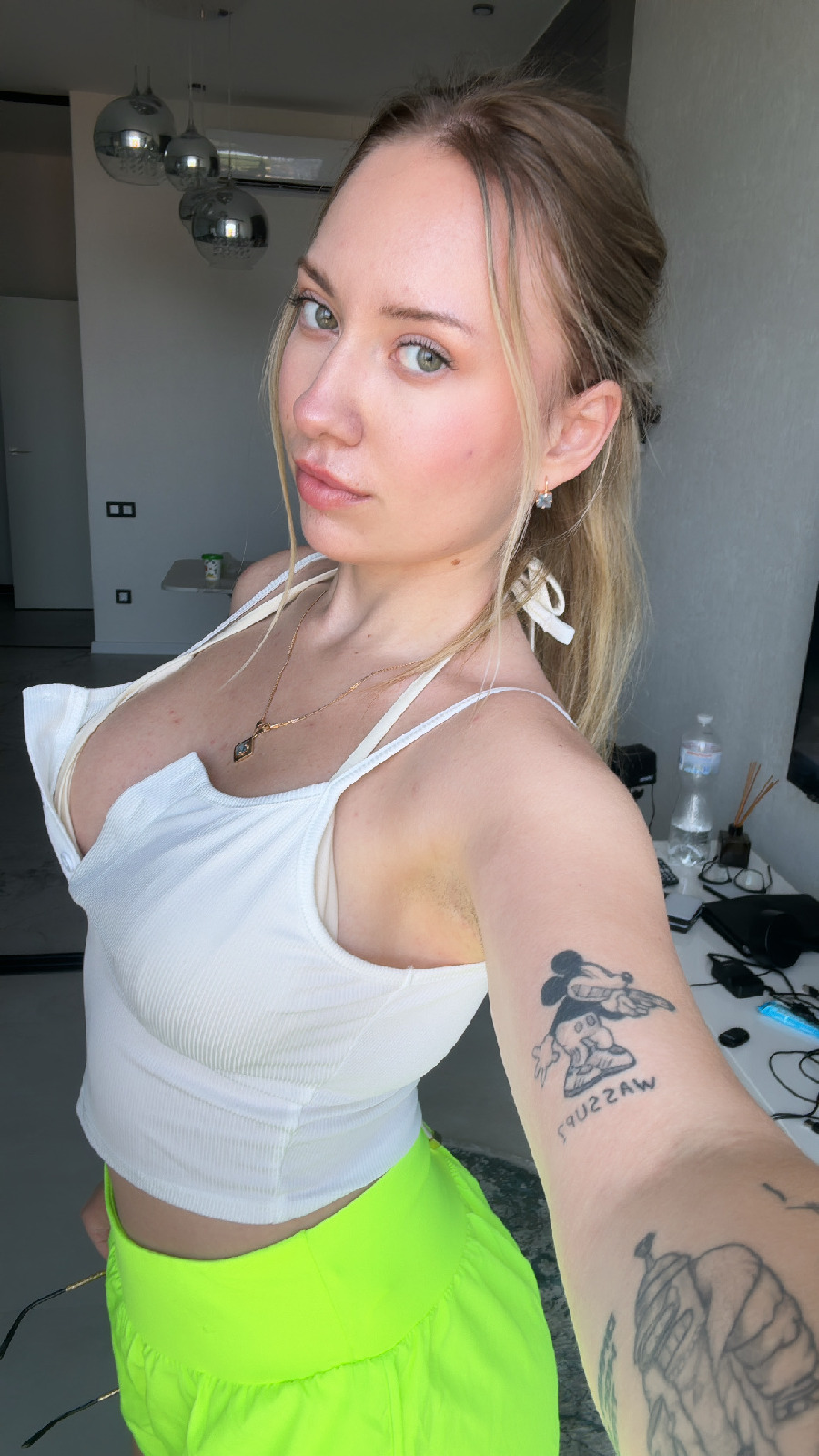 KateV in her underwear in Changsha