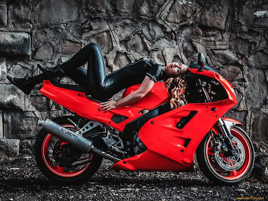 Beautiful girl Beautiful girls and motorcycles in Changsha