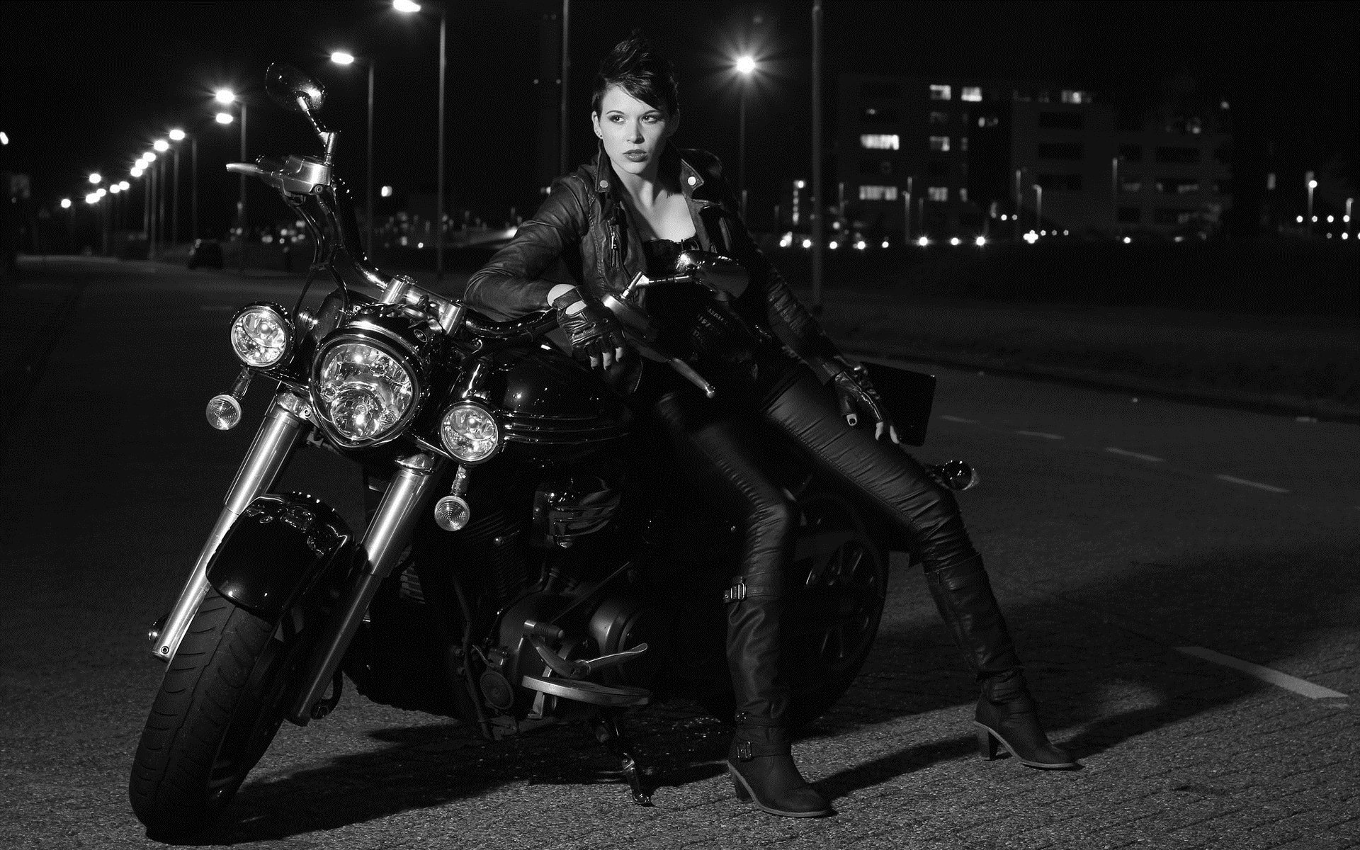 Photo Beautiful girls and motorcycles in Changsha